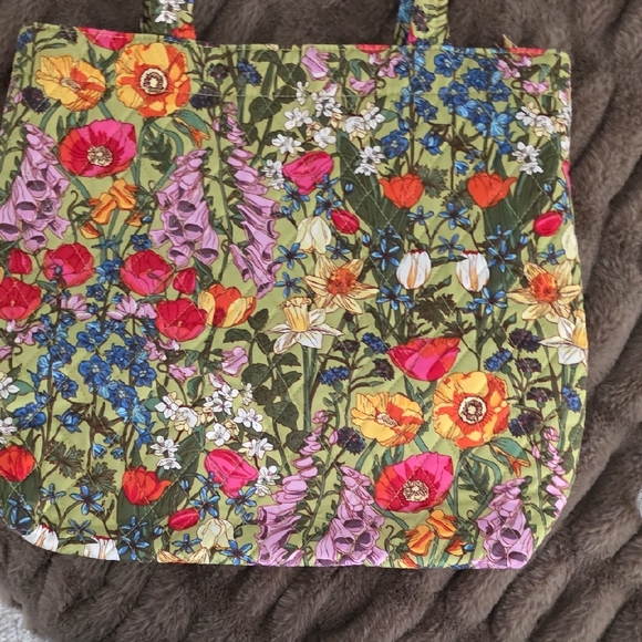 VERA BRADLEY QUILTED TOTE - Picture 3 of 5